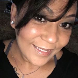 Meet your Posher, Abigail